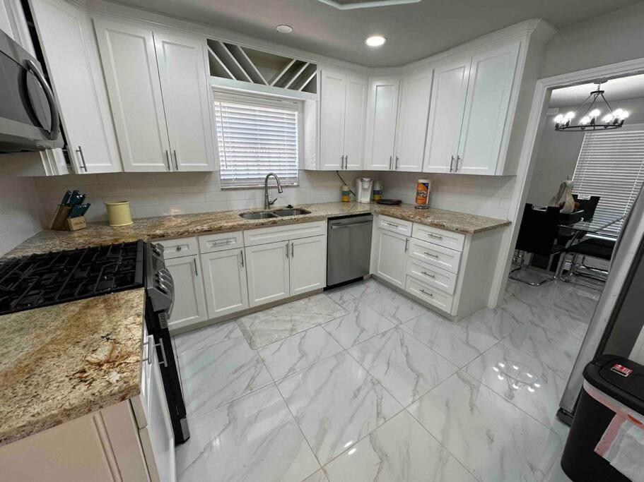 Northwest - Family Pool House!! - Bent Bough Сasa de vacaciones