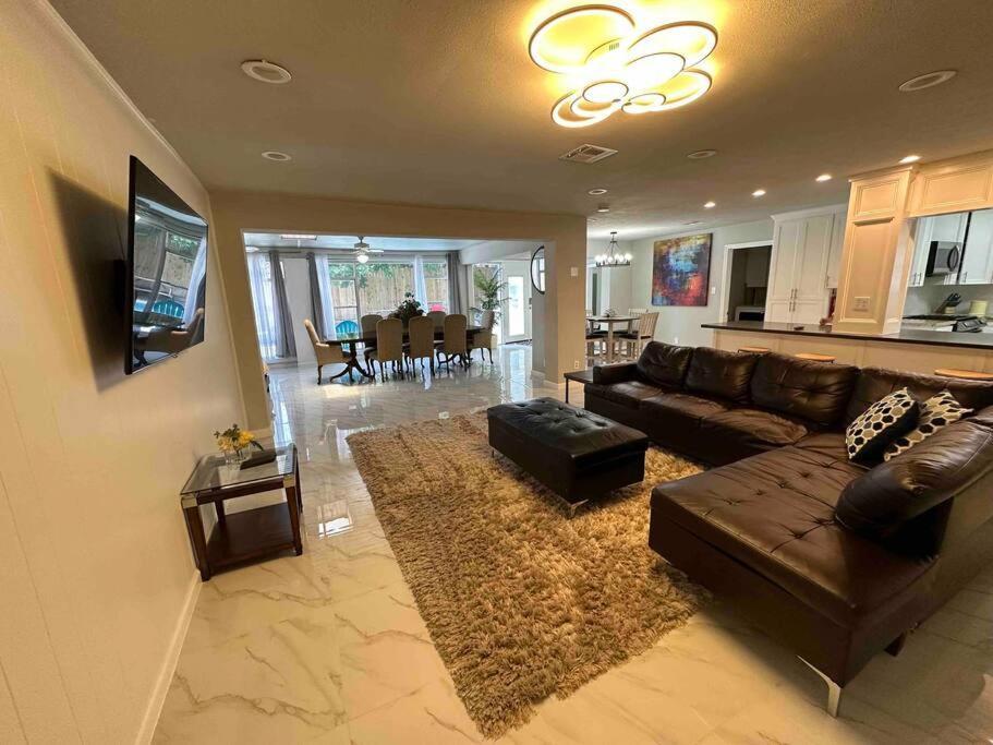 Northwest - Family Pool House!! - Bent Bough Сasa de vacaciones Houston